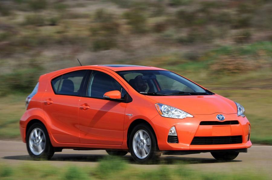  Toyota Prius C 2012 года  (фото 84 из 87)